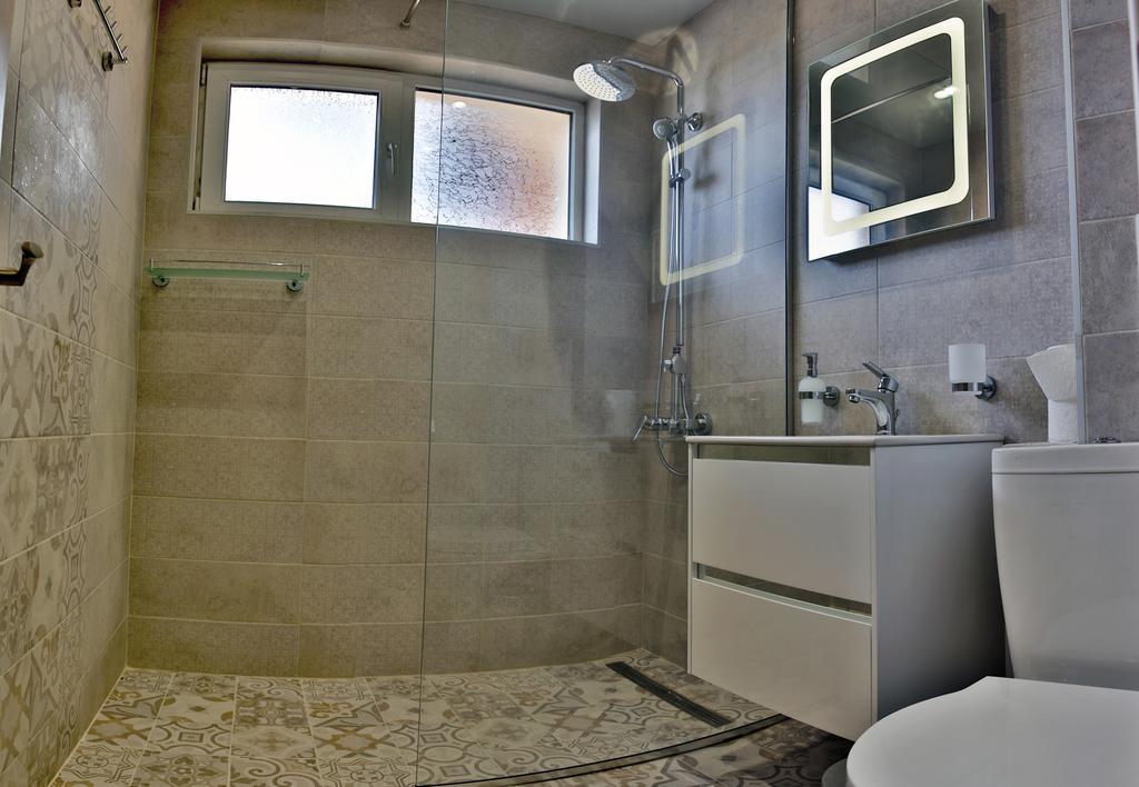 Black Sea Royal Villa 罗格其维 外观 照片