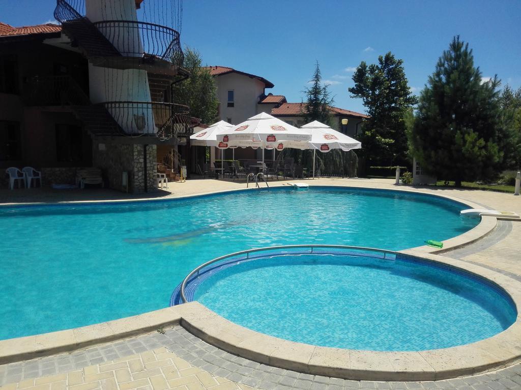 Black Sea Royal Villa 罗格其维 外观 照片